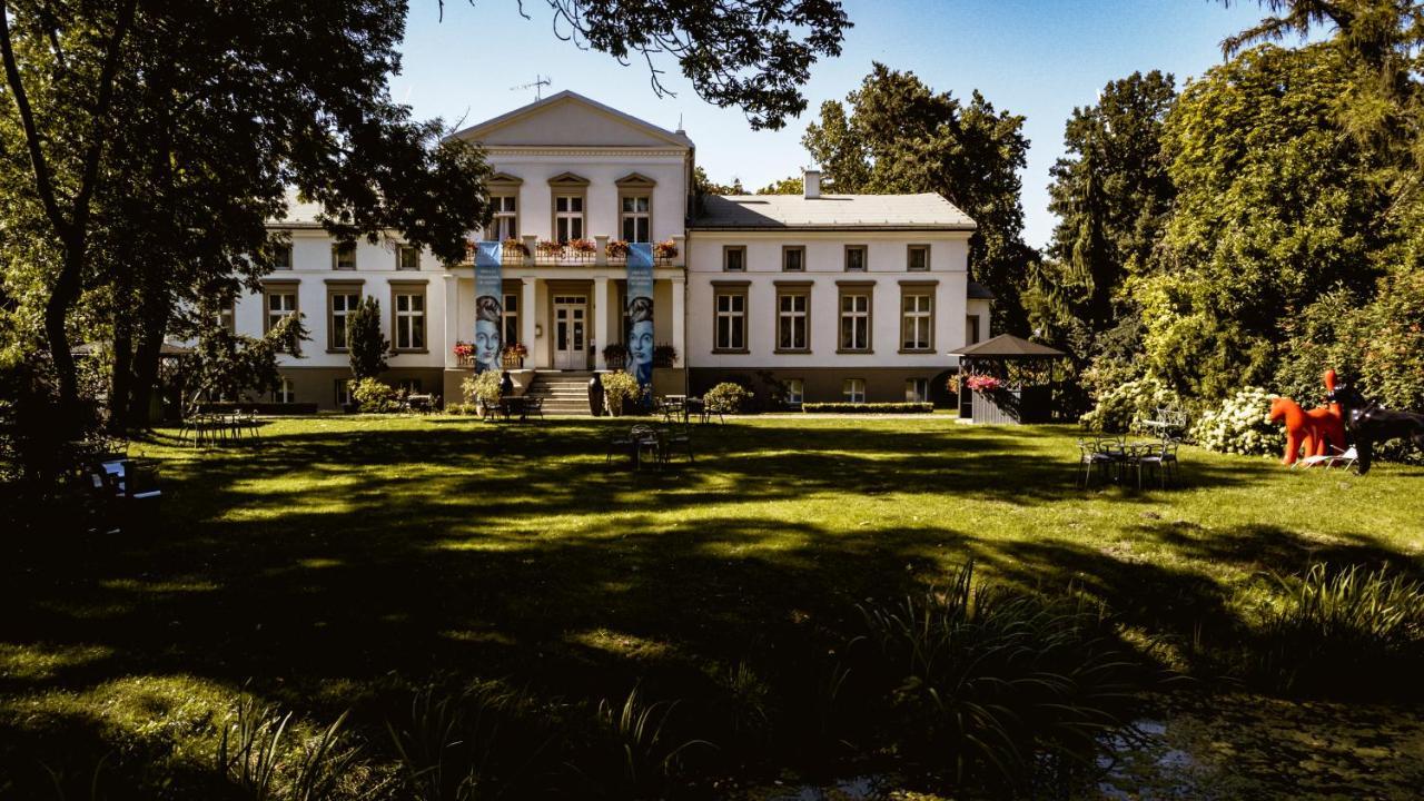 Dwor Podstolice - House Of Rosenthalヴィラ エクステリア 写真